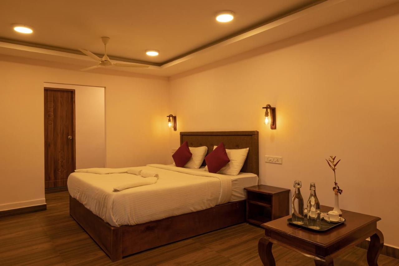 Avadale Thekkady - Stag Groups Not Allowed Екстериор снимка