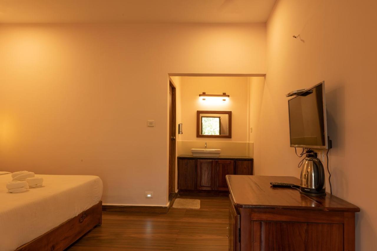 Avadale Thekkady - Stag Groups Not Allowed Екстериор снимка