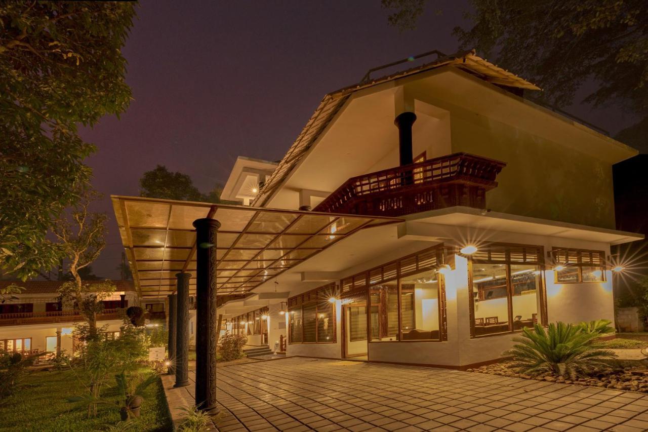 Avadale Thekkady - Stag Groups Not Allowed Екстериор снимка